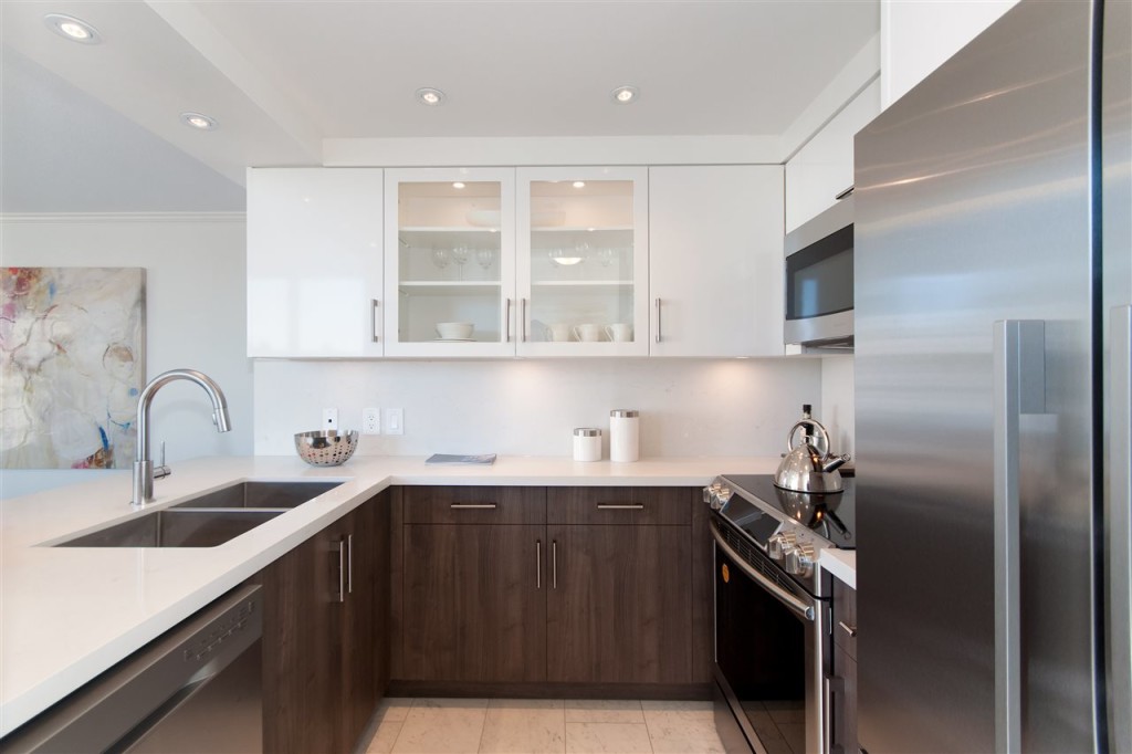 502 1228 MARINASIDE Crescent, Vancouver