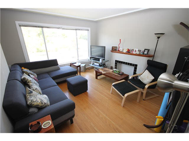 4306 BEATRICE Street Vancouver 2