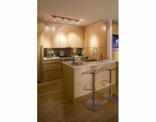 2501 565 SMITHE VANCOUVER 2