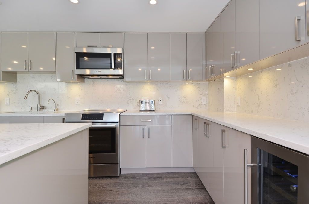201 2140 BRIAR Avenue Vancouver 8
