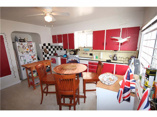 4306 BEATRICE Street Vancouver 5