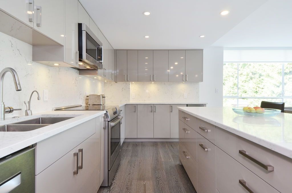 201 2140 BRIAR Avenue Vancouver 7