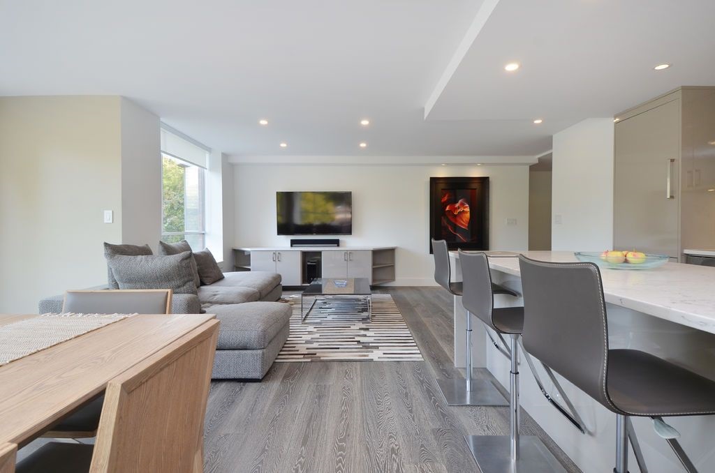 201 2140 BRIAR Avenue Vancouver 4
