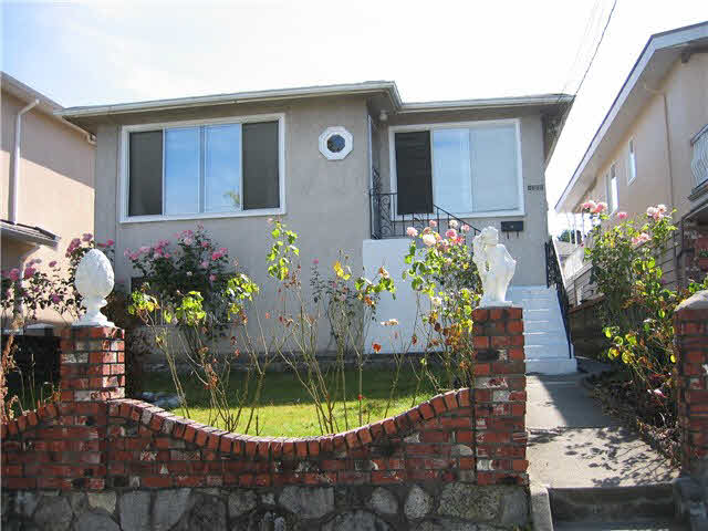 4306 BEATRICE Street Vancouver