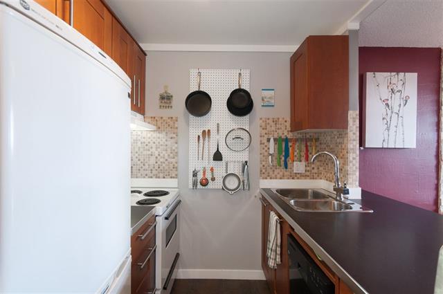 102 853 E 7TH AVENUE, Vancouver 18