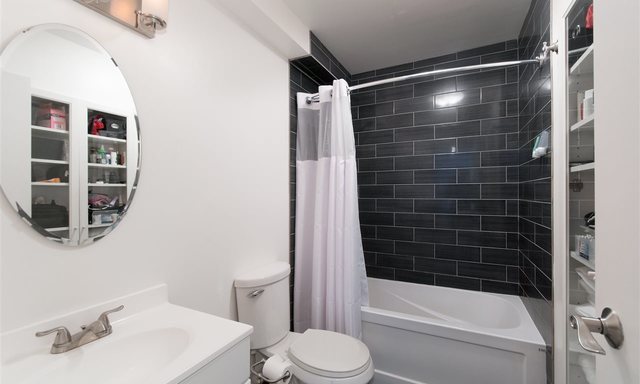 303-175 E 5th Street North Vancouver 2