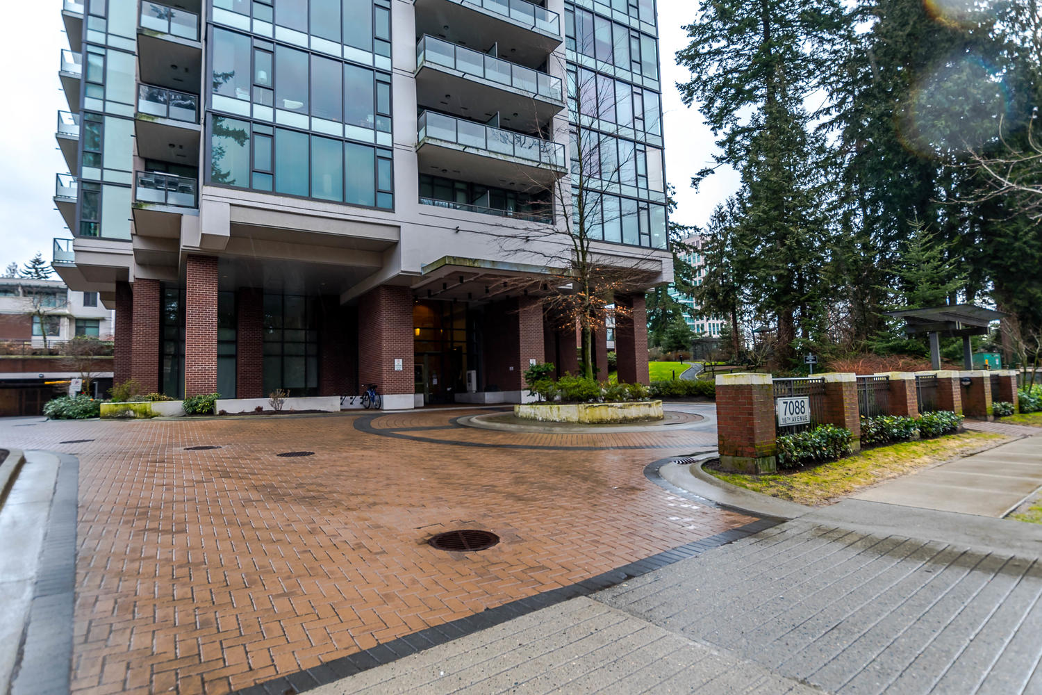 709-7088 18th Avenue Burnaby, BC 7