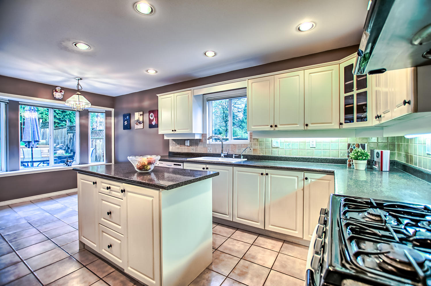 1188 Wellington Dr, North Vancouver 16