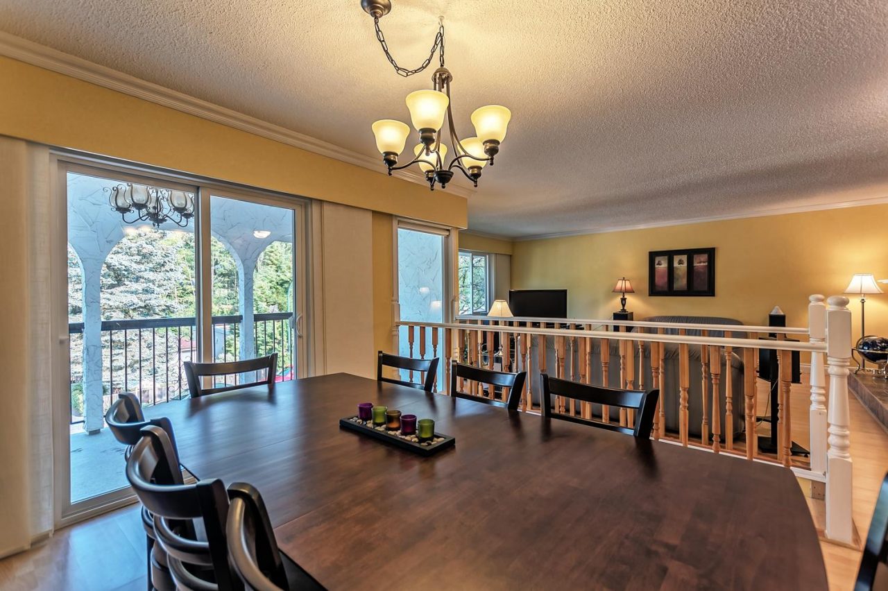 5366 Braelawn Dr, Burnaby 9