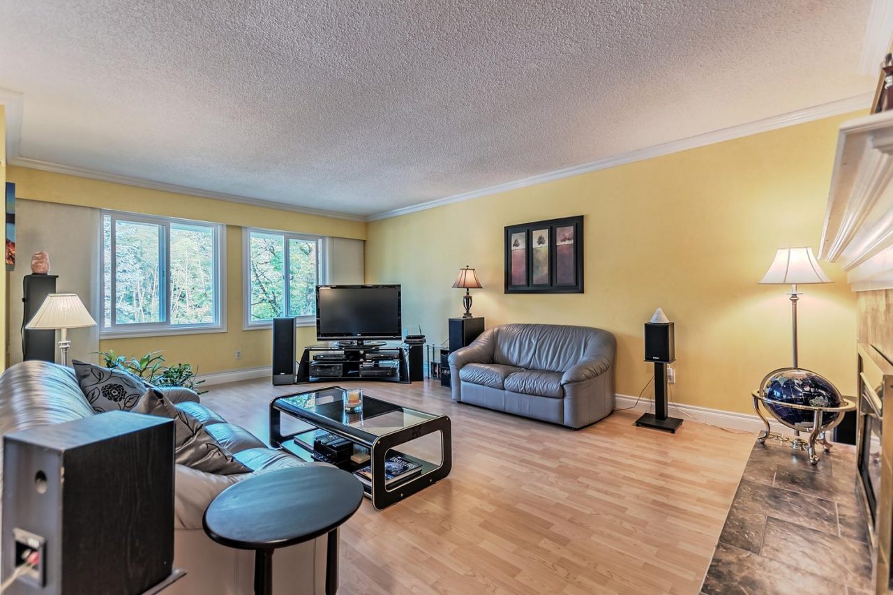 5366 Braelawn Dr, Burnaby 12