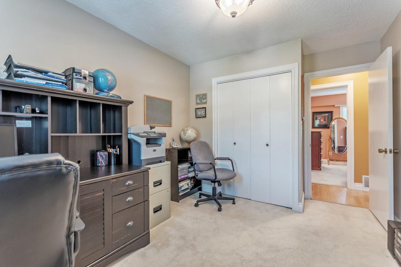 5366 Braelawn Dr, Burnaby 25