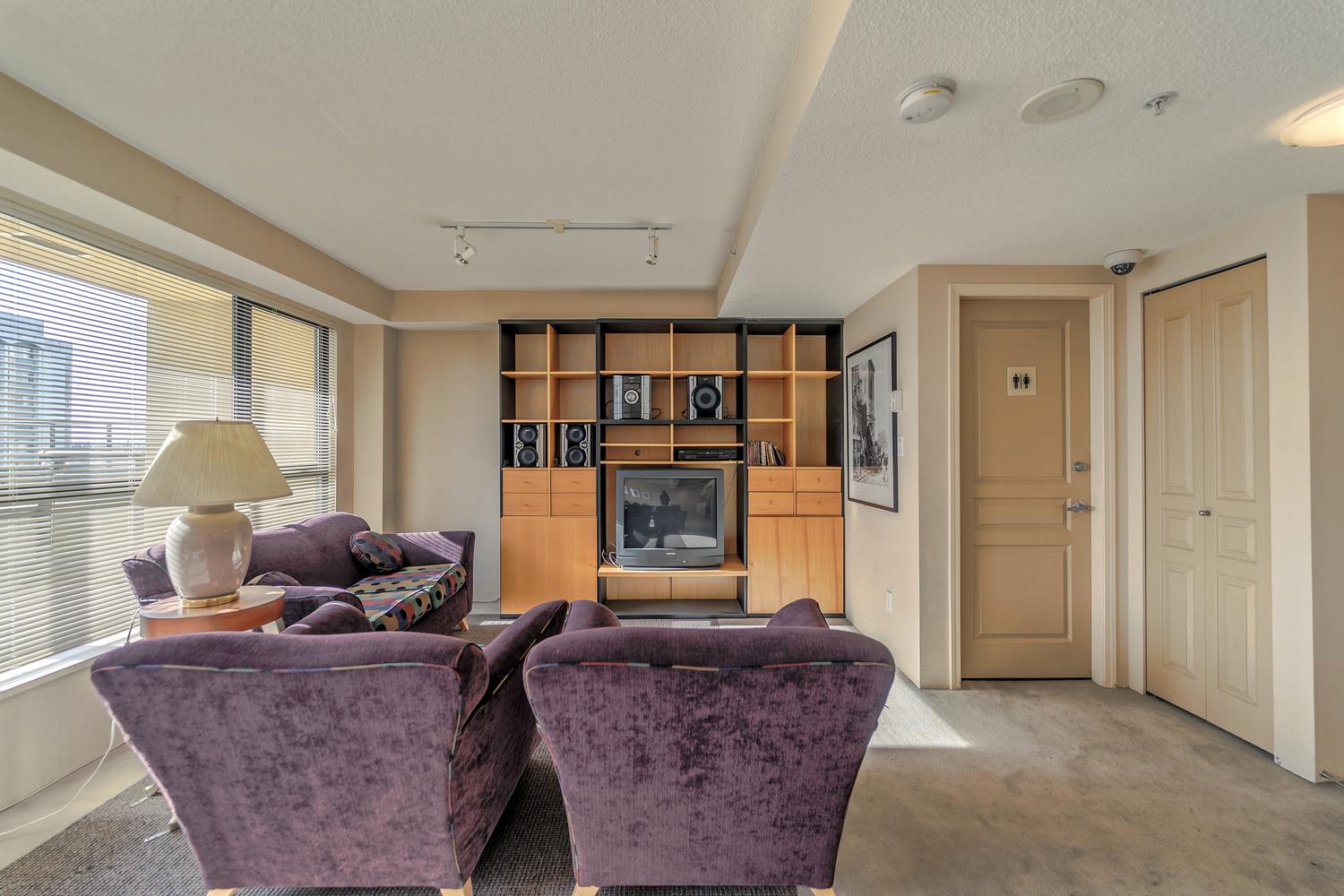 101 3438 Vanness Ave, Vancouver 19