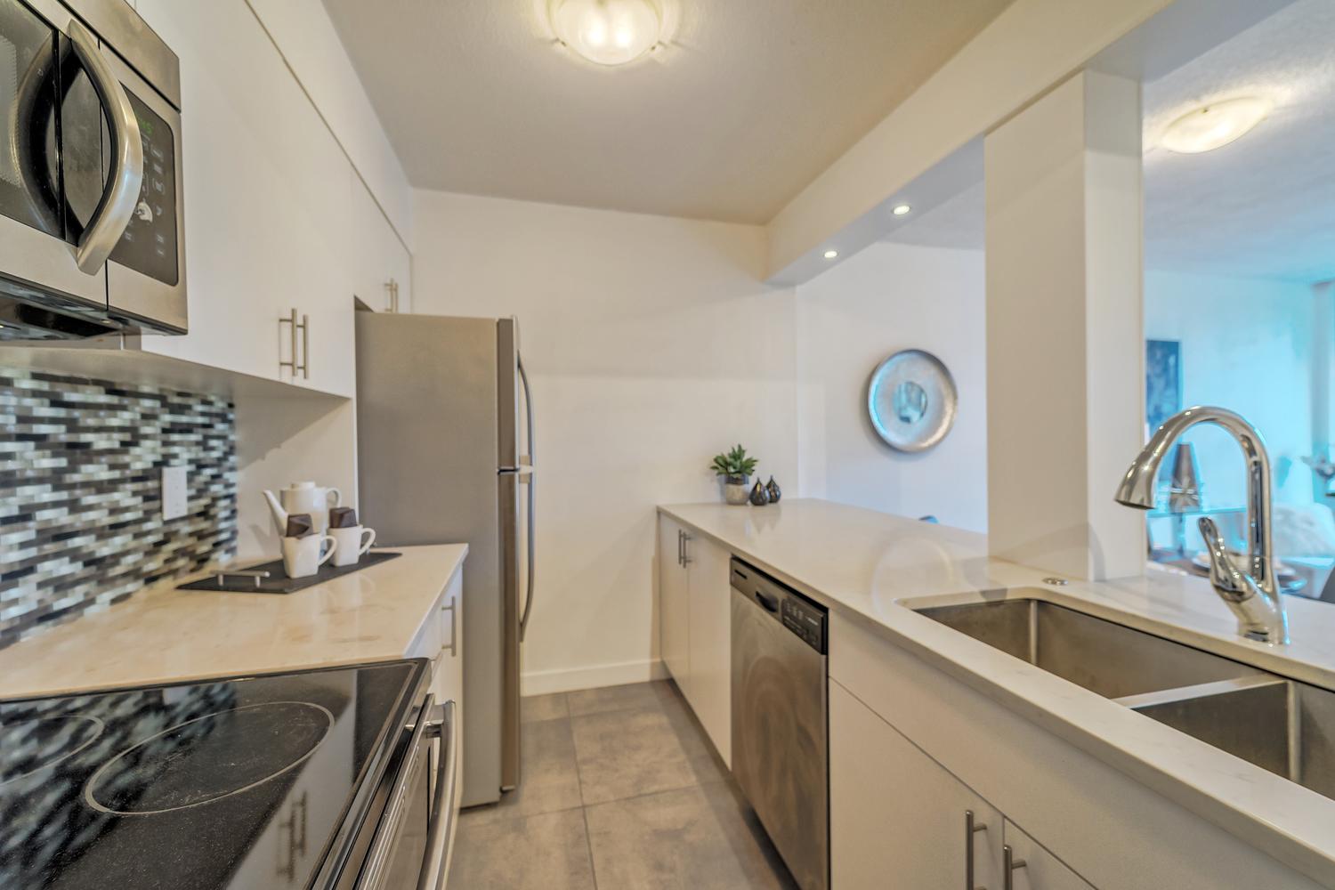 706 2008 Fullerton Ave, North Vancouver 6
