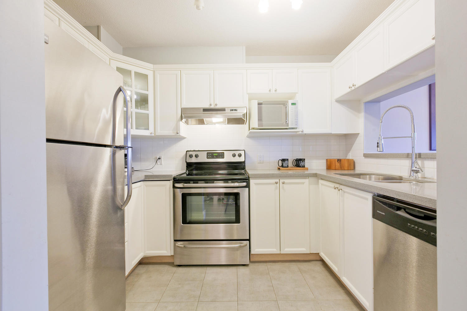 330 5500 Andrews Rd, Richmond