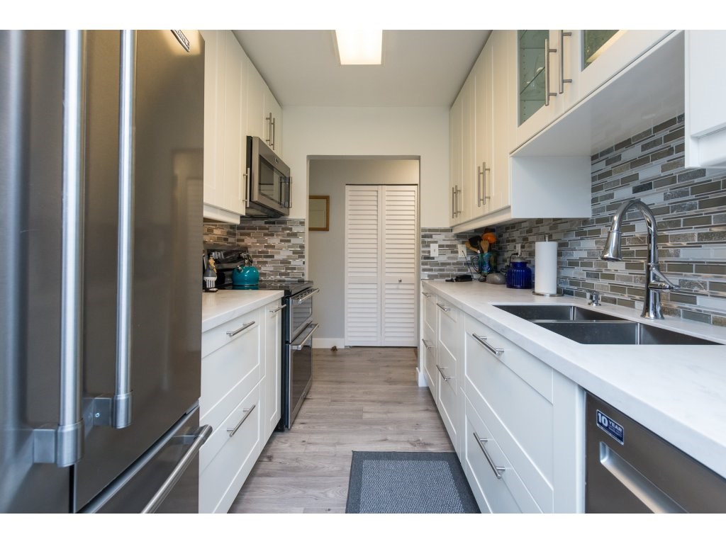12890 17 AVENUE SURREY 2
