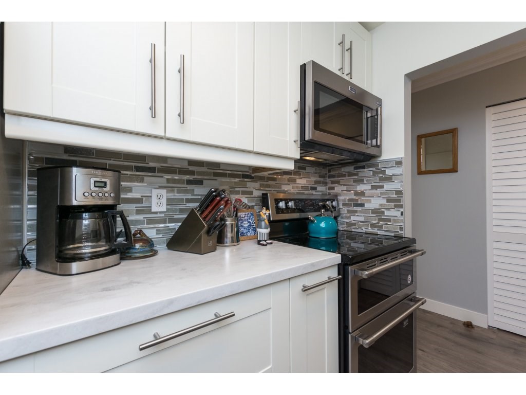 12890 17 AVENUE SURREY 4