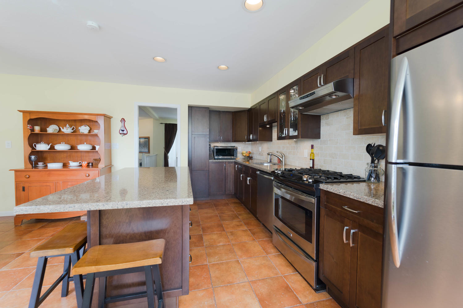 2203 Portside Court, Riverside Terrace, Vancouver 4