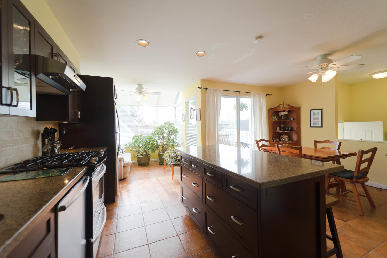 2203 Portside Court, Riverside Terrace, Vancouver 5