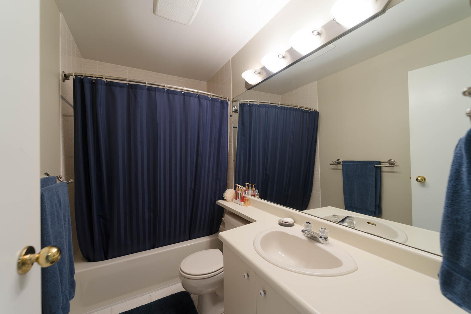 2203 Portside Court, Riverside Terrace, Vancouver 13