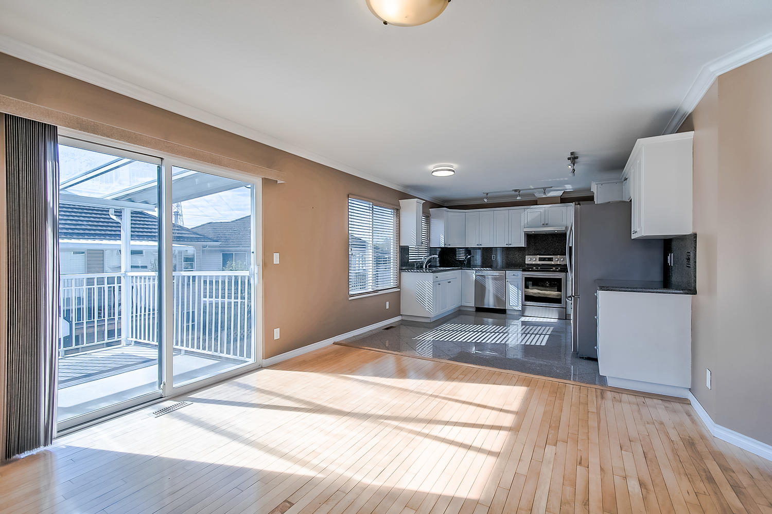 127 SAN ANTONIO PLACE, COQUITLAM 8