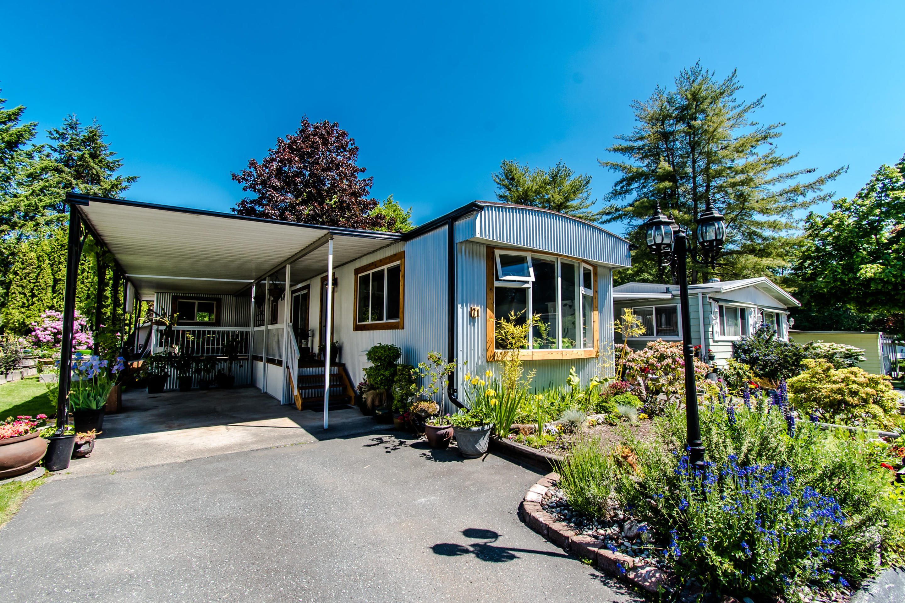 71-7850 King George Boulevard, Surrey 3