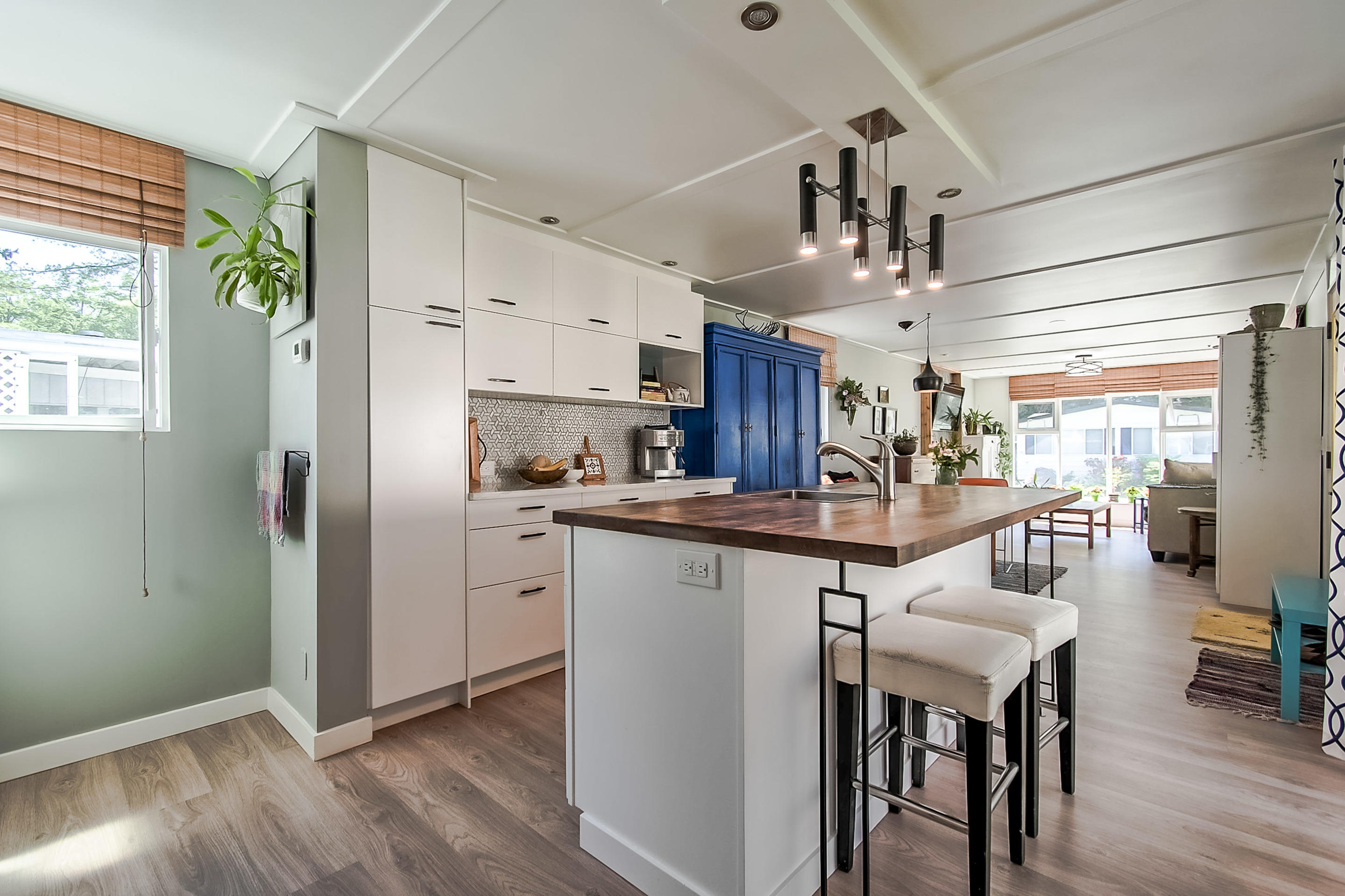 71-7850 King George Boulevard, Surrey 10
