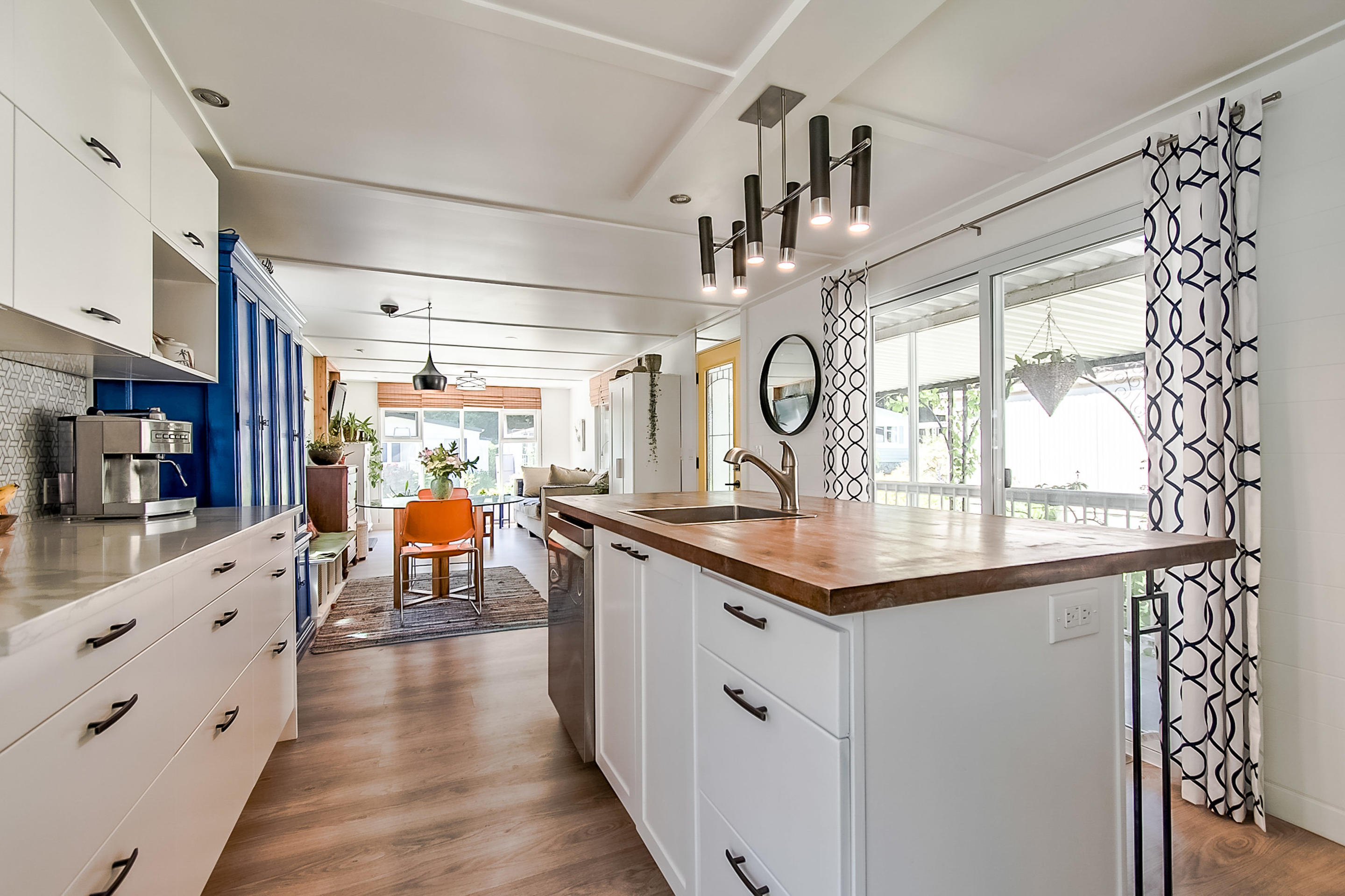 71-7850 King George Boulevard, Surrey 11