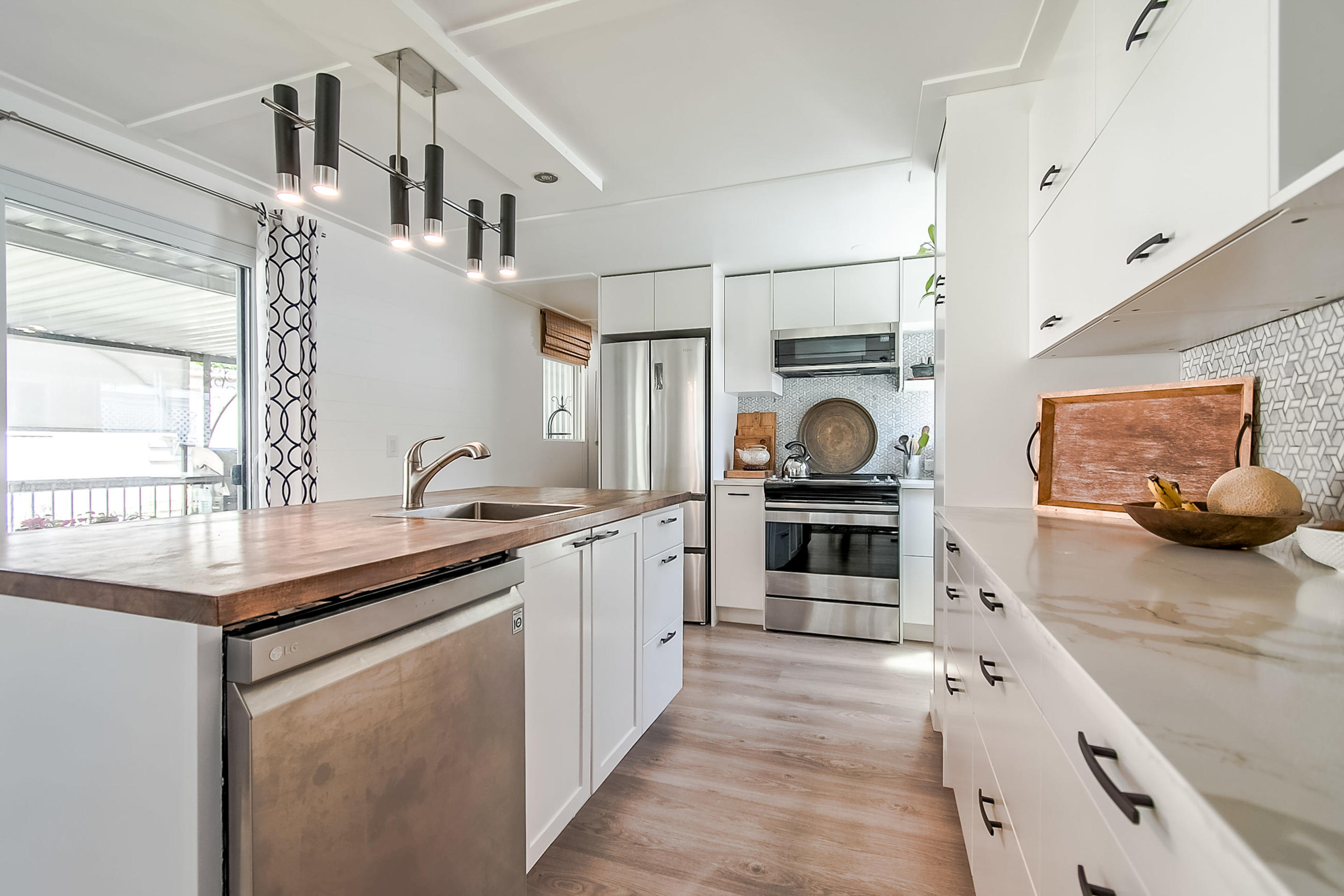 71-7850 King George Boulevard, Surrey 12