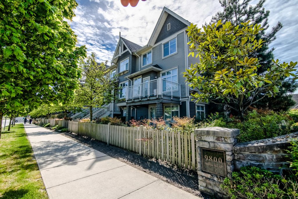 86 9800 ODLIN ROAD, RICHMOND