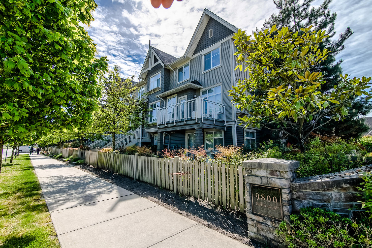 86 9800 ODLIN ROAD, RICHMOND