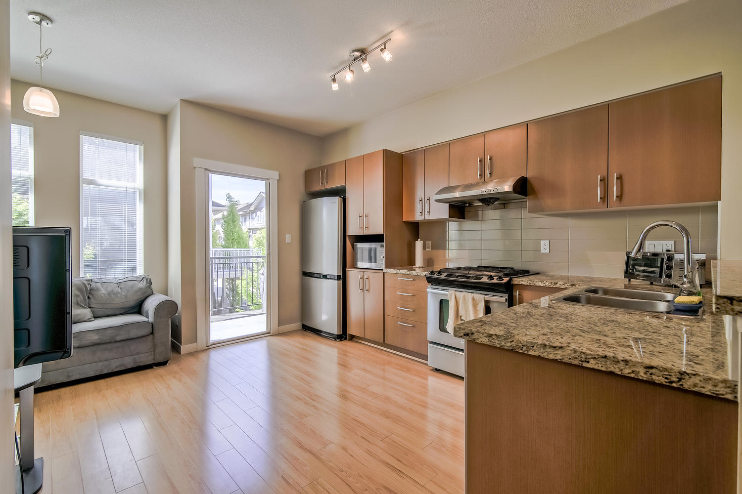 86 9800 ODLIN ROAD, RICHMOND 17