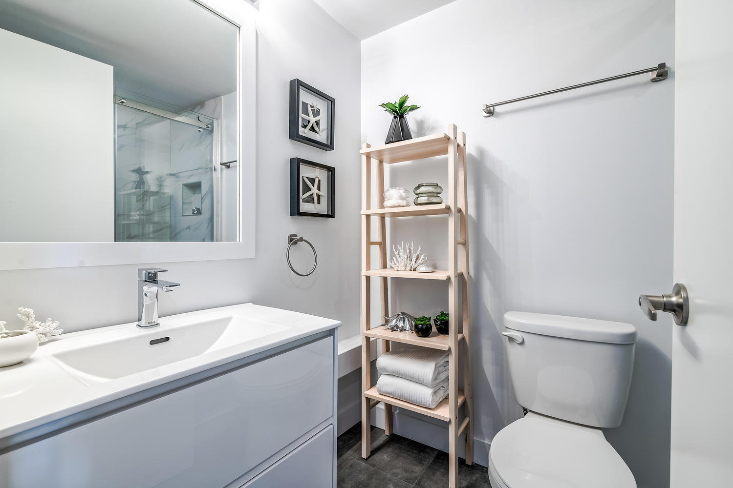 204-1365 East 7th Avenue Vancouver 18