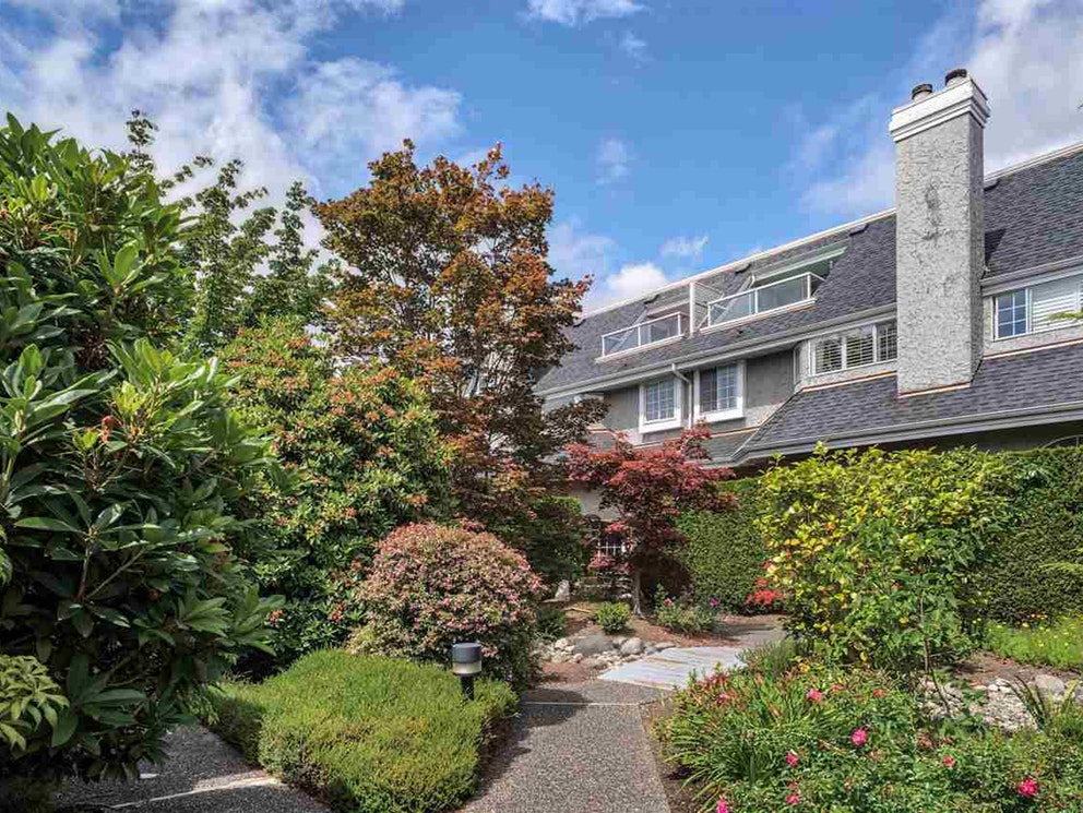 111-216 E 6th Street, North Vancouver