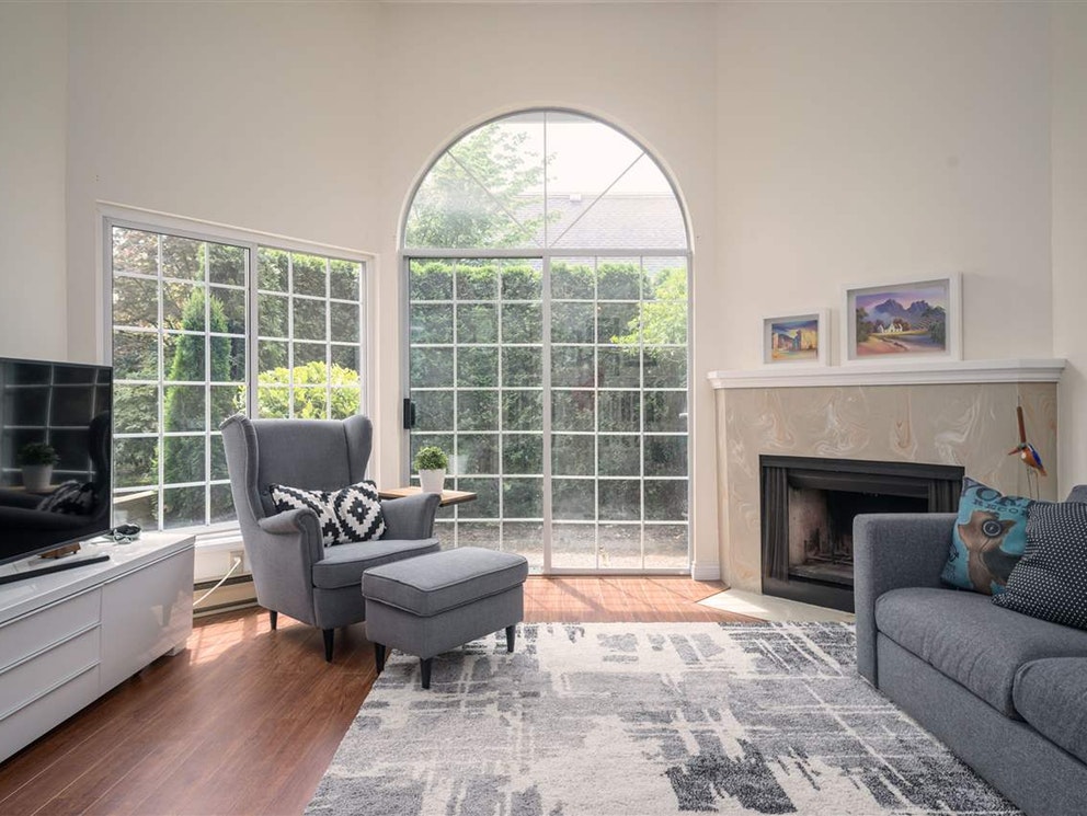 111-216 E 6th Street, North Vancouver 4
