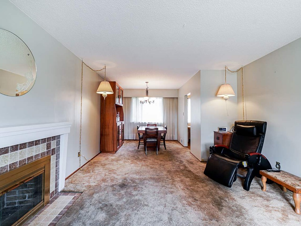 6618 Humphries Avenue, Burnaby 4