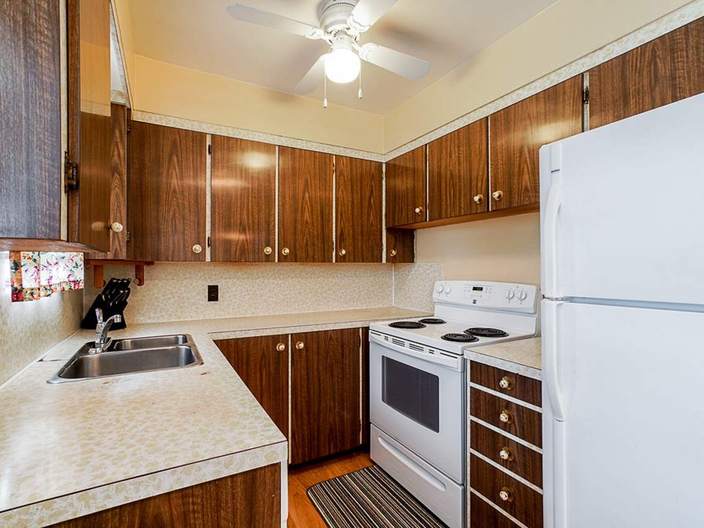 6618 Humphries Avenue, Burnaby 9