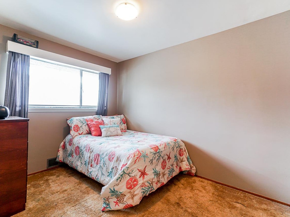 6618 Humphries Avenue, Burnaby 12