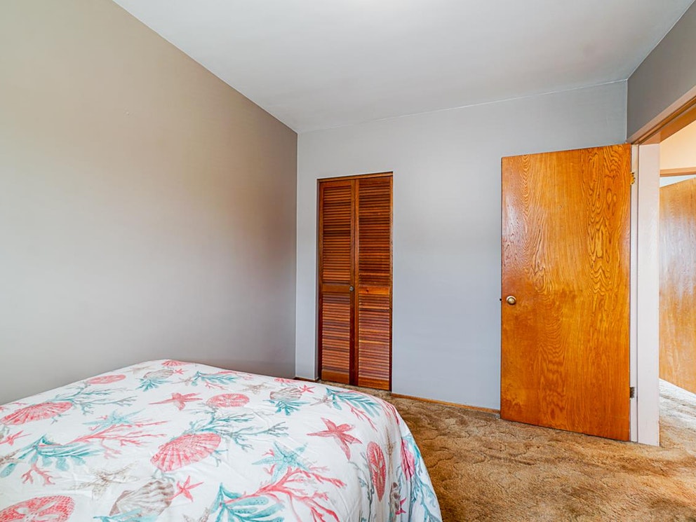 6618 Humphries Avenue, Burnaby 13