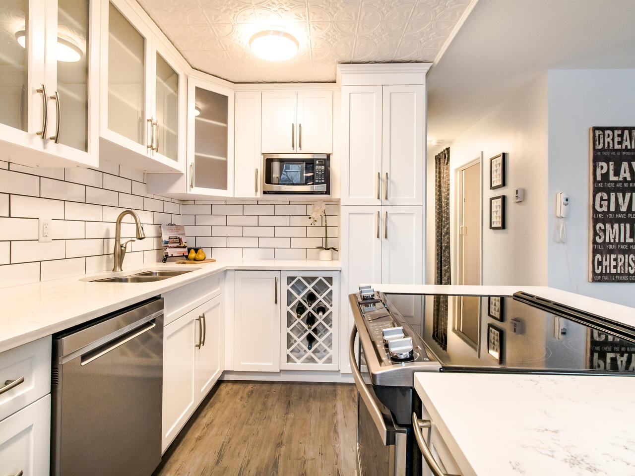 304 1100 Harwood Street, Vancouver 9