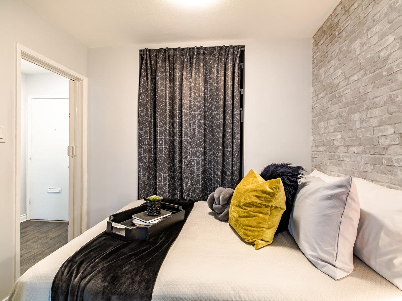 304 1100 Harwood Street, Vancouver 14