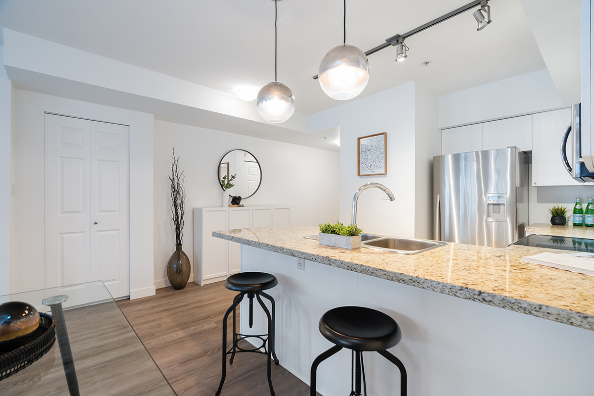 212 702 E King Edward Avenue, Vancouver 13