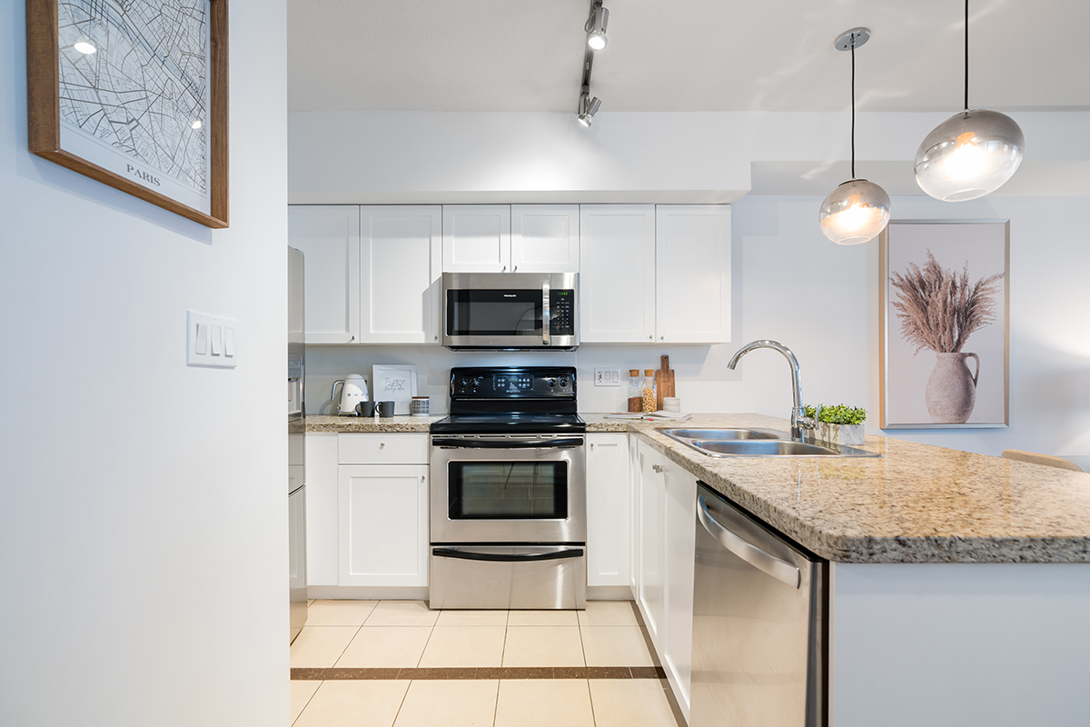 212 702 E King Edward Avenue, Vancouver 15