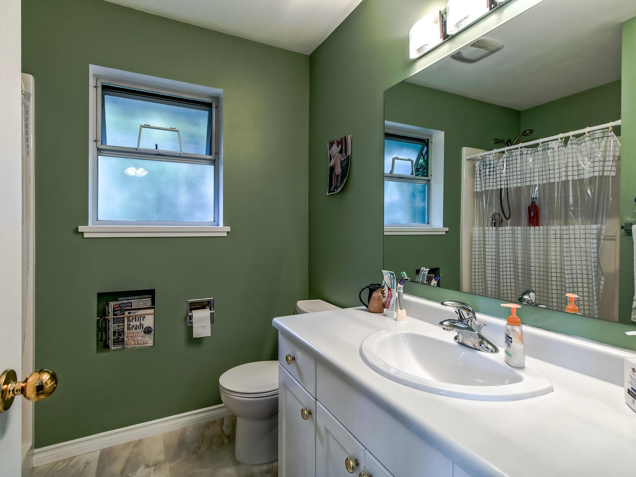 10948 142 St, Surrey 13