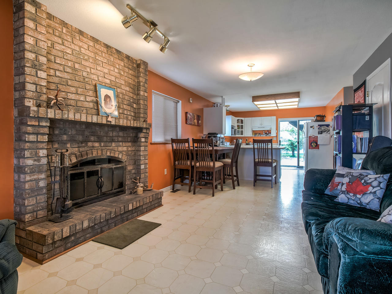 10948 142 St, Surrey 14