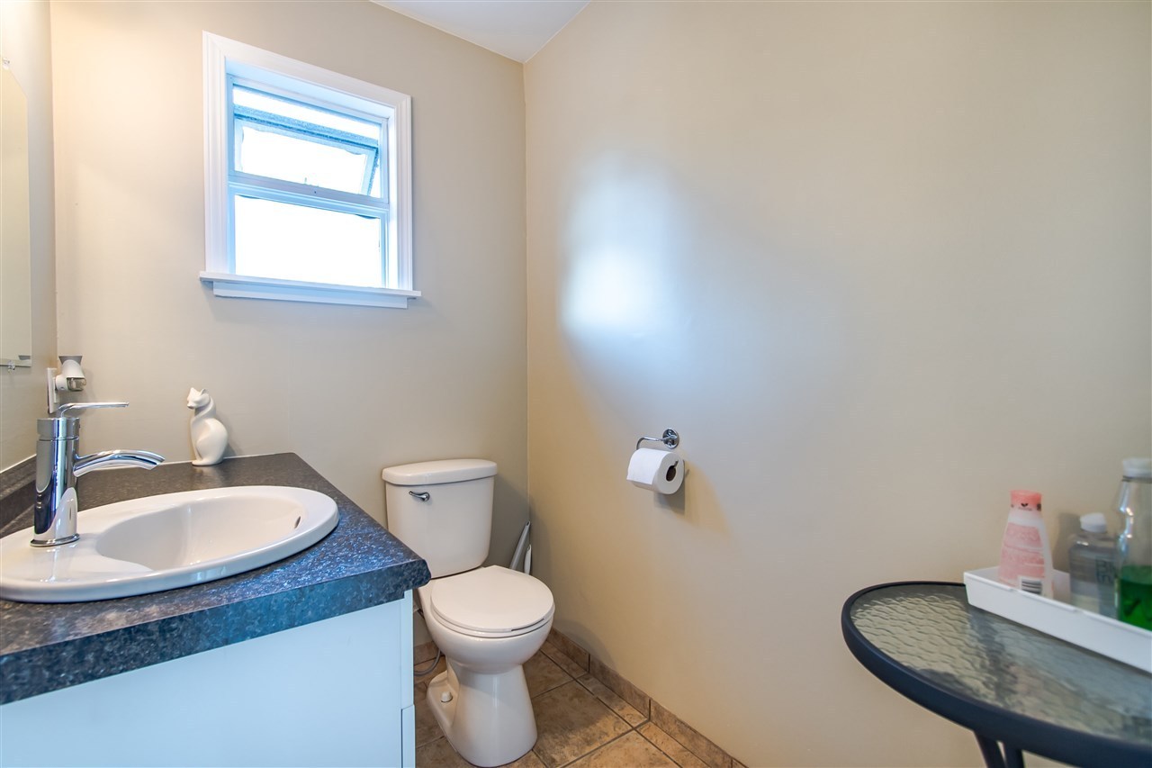 733 Guiltner St, Coquitlam 12