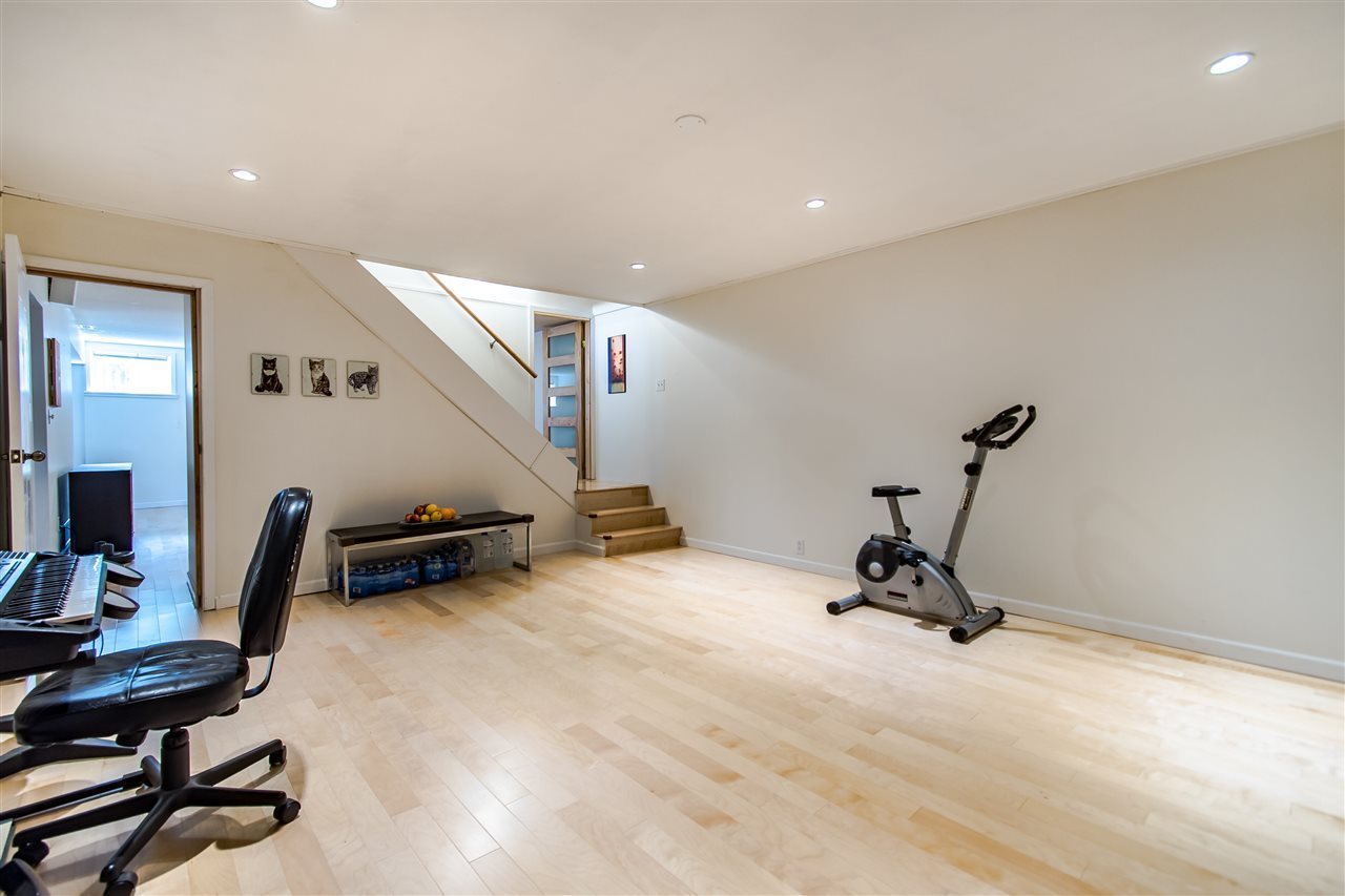 733 Guiltner St, Coquitlam 15