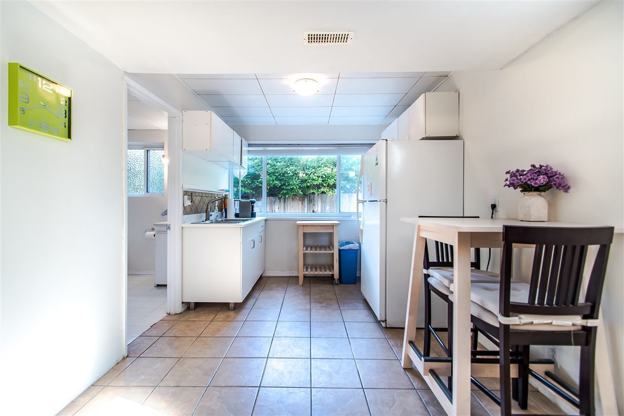 733 Guiltner St, Coquitlam 18