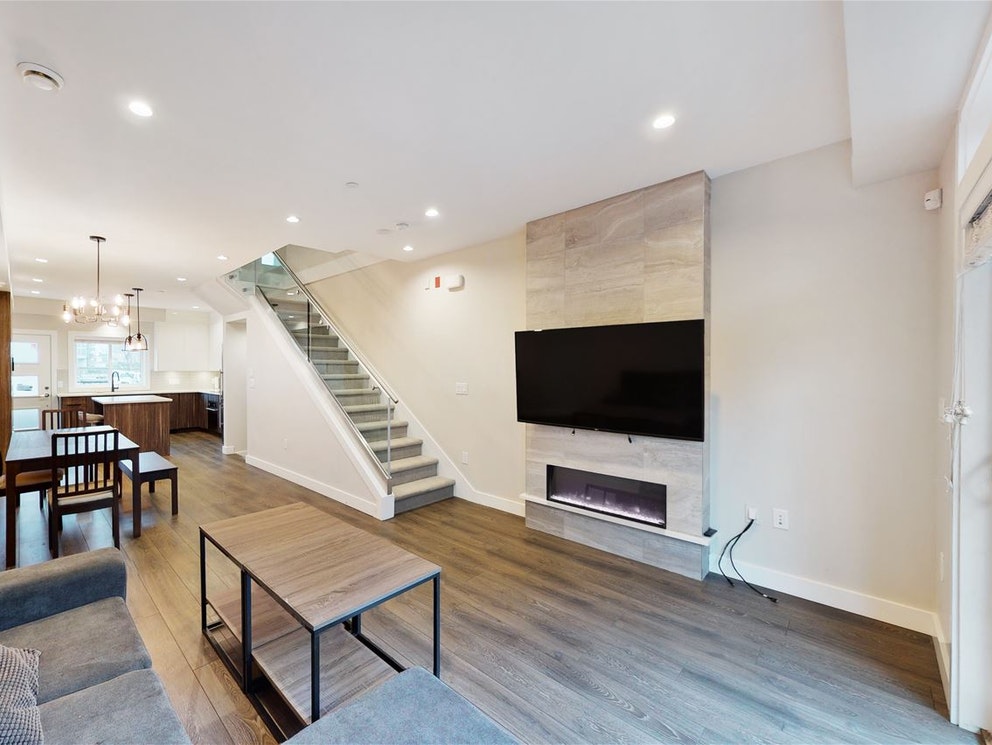2410 Dundas St, Vancouver 3
