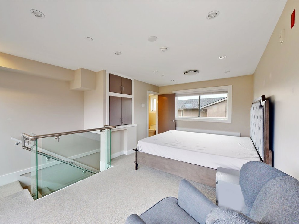 2410 Dundas St, Vancouver 6