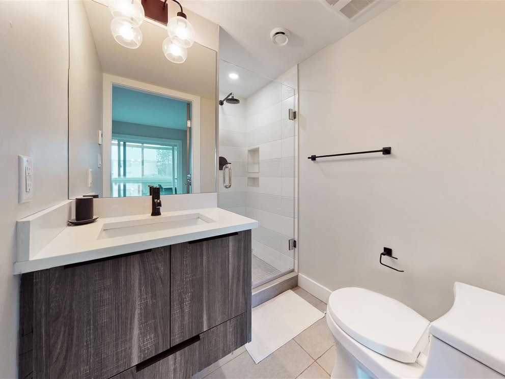 2410 Dundas St, Vancouver 9
